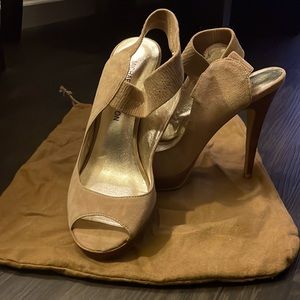 Michael Shannon size 8M 4inch heels in light brown